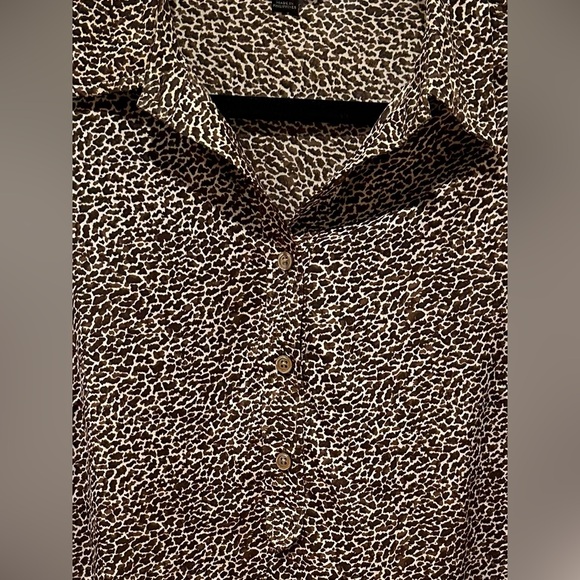Ann Taylor - Size 12, small leopard print blouse - Picture 3 of 6